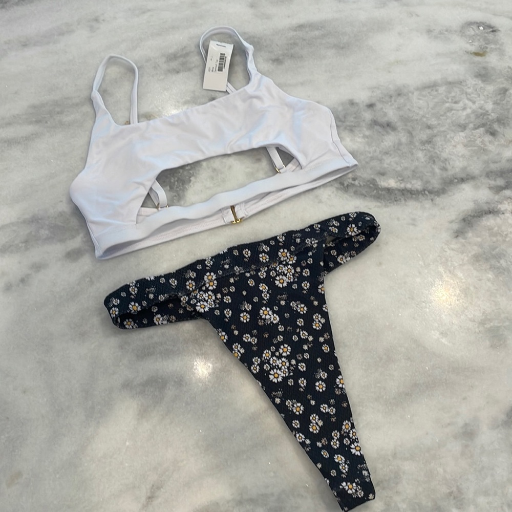 NWT: YANDY BIKINI TOP AND BOTTOM